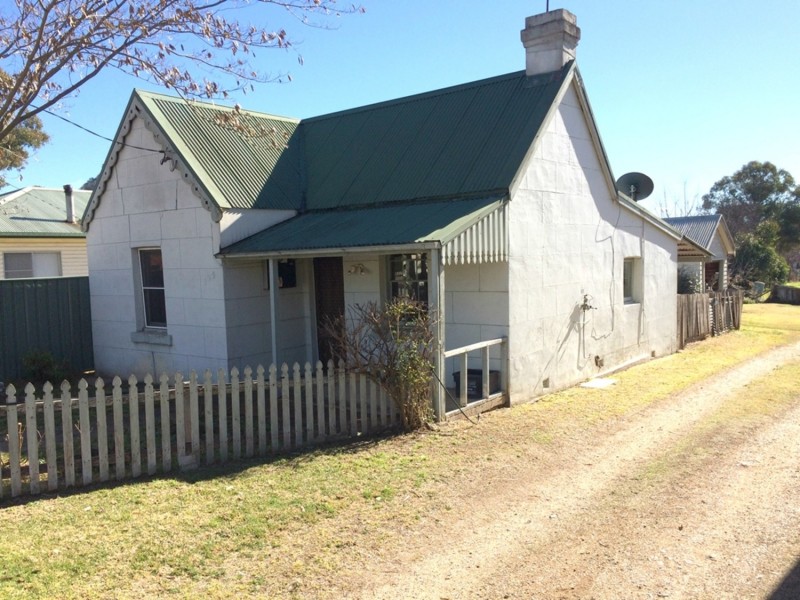 195 Brown Street, Armidale NSW 2350
