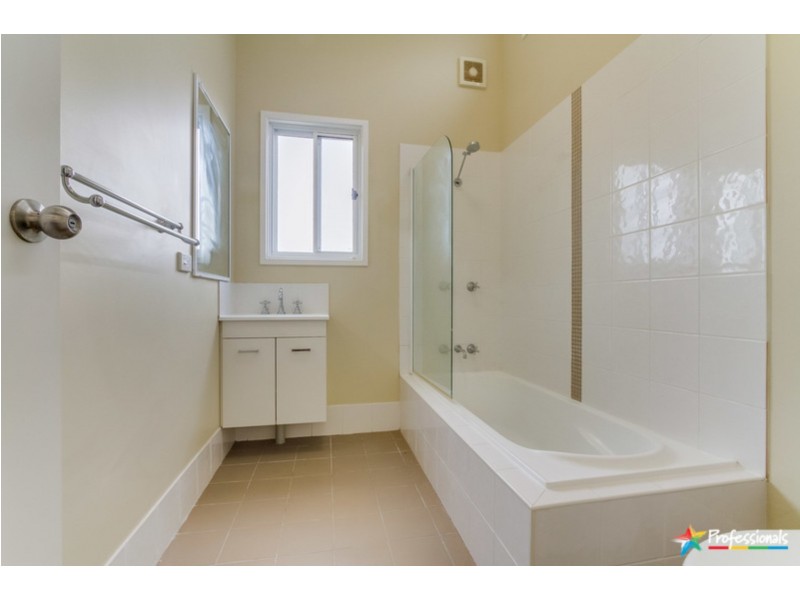 22 Dale Crescent, Armidale NSW 2350