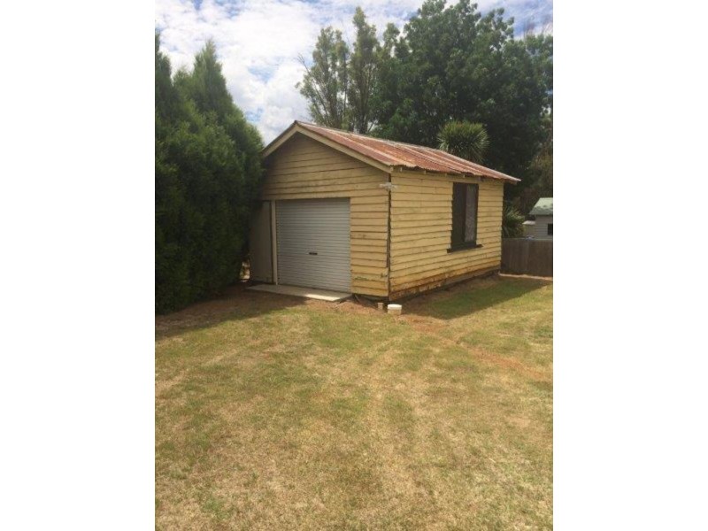 108 Niagara Street, Armidale NSW 2350