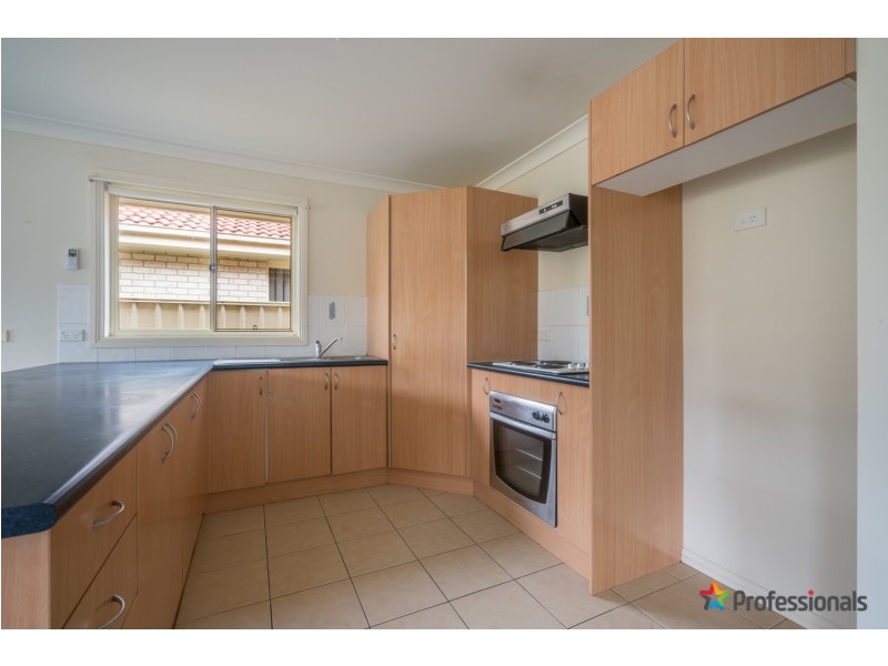 1,2/16 Conningdale Crescent, Armidale NSW 2350