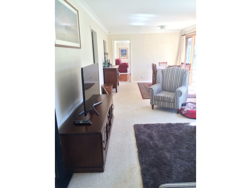 2 Eva Place, Armidale NSW 2350