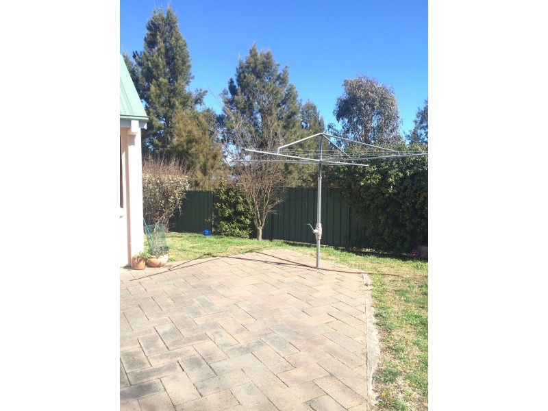 2 Eva Place, Armidale NSW 2350