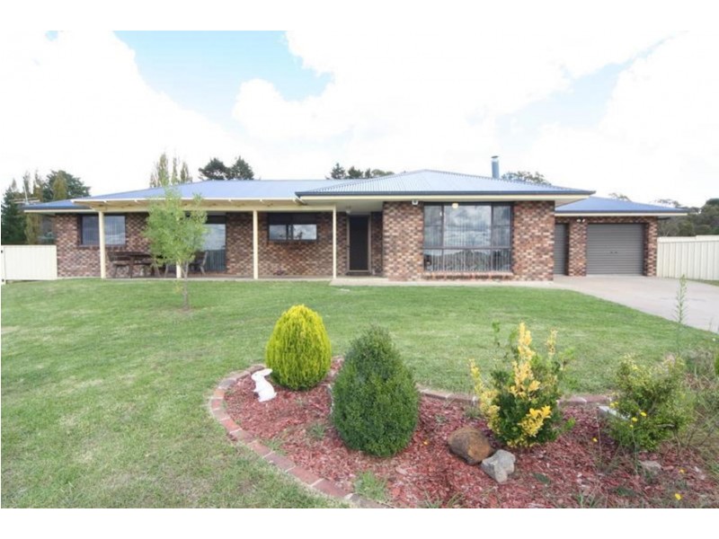 10 Pointsfield Place, Armidale NSW 2350