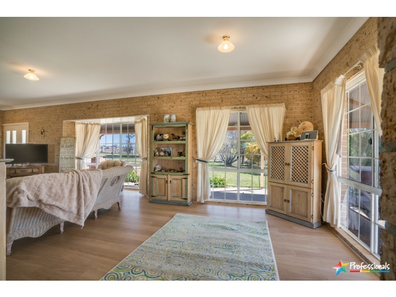 66 Milne Road, Armidale NSW 2350