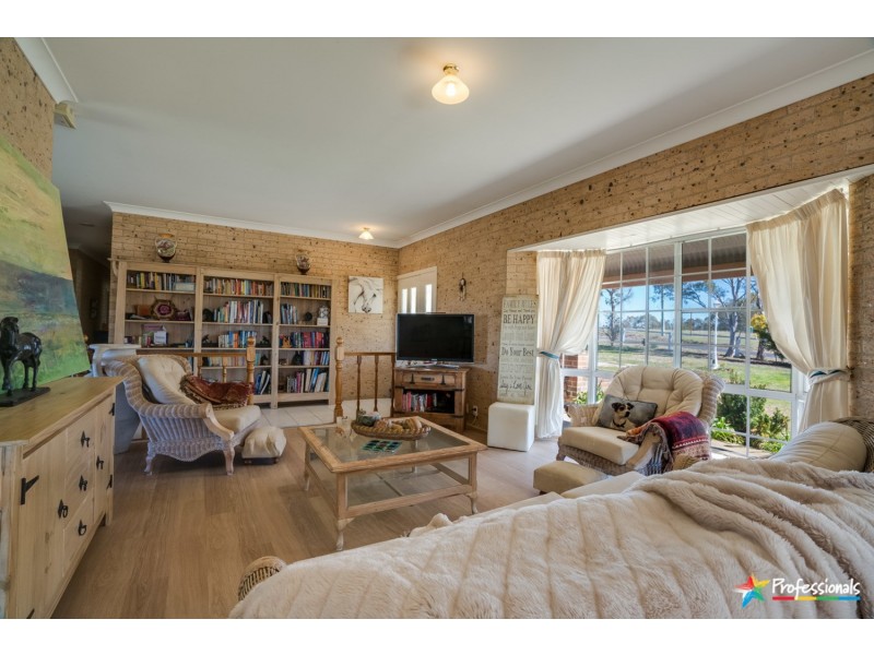 66 Milne Road, Armidale NSW 2350