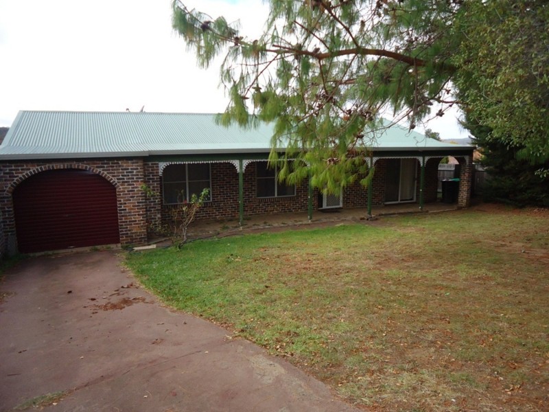 1 Stewart Crescent, Armidale NSW 2350