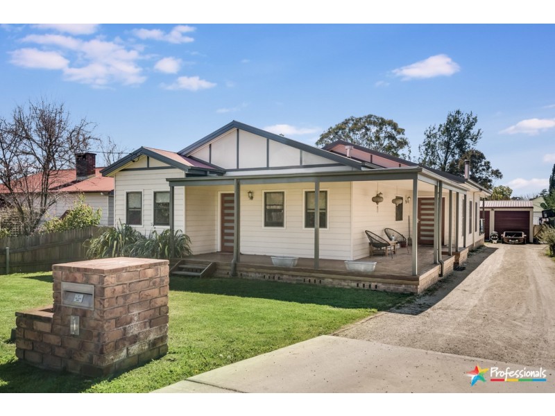 1 St Cuthberts Avenue, Armidale NSW 2350