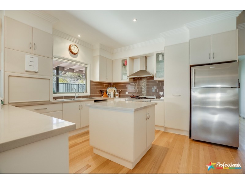 1 St Cuthberts Avenue, Armidale NSW 2350