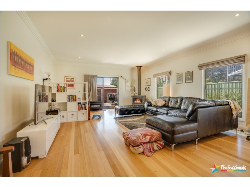 1 St Cuthberts Avenue, Armidale NSW 2350