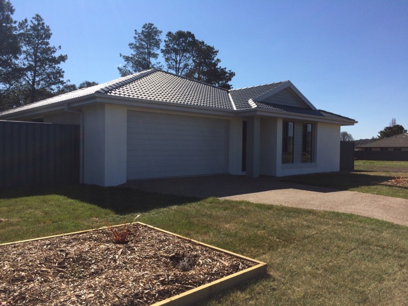 17 Lara Avenue, Armidale NSW 2350