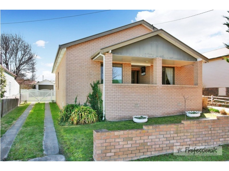 12 Marsh Street, Armidale NSW 2350