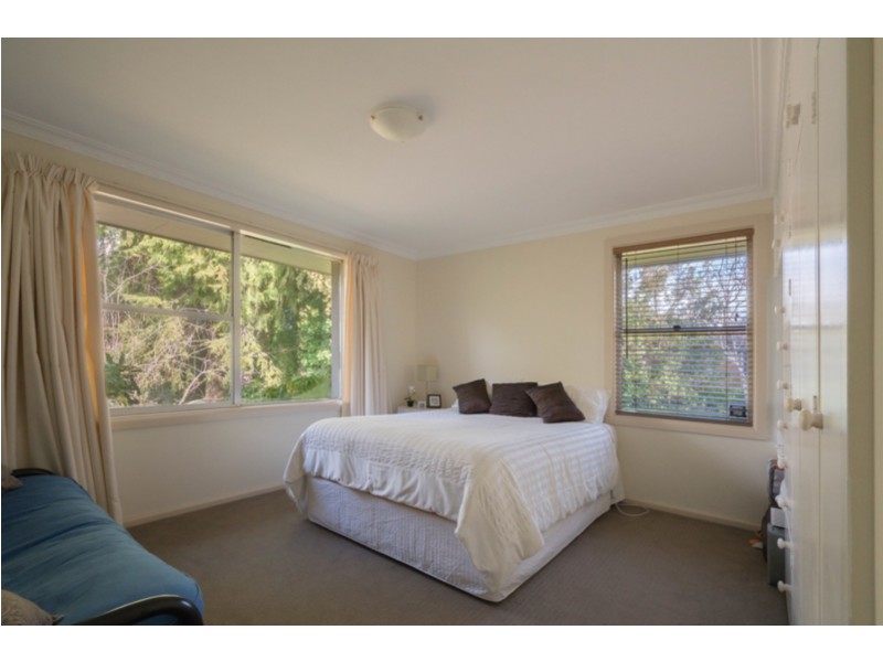 2 Catherine Street, Armidale NSW 2350