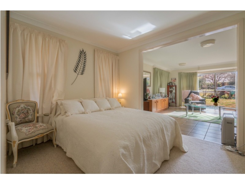 2 Catherine Street, Armidale NSW 2350