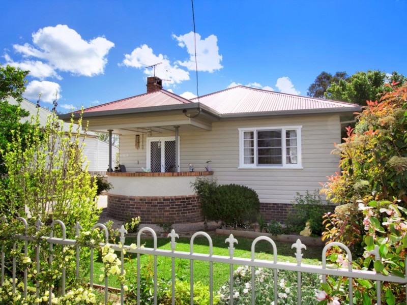 76 Kennedy Street, Armidale NSW 2350