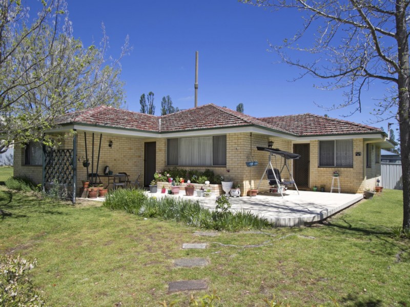 9 McShane Avenue, Armidale NSW 2350