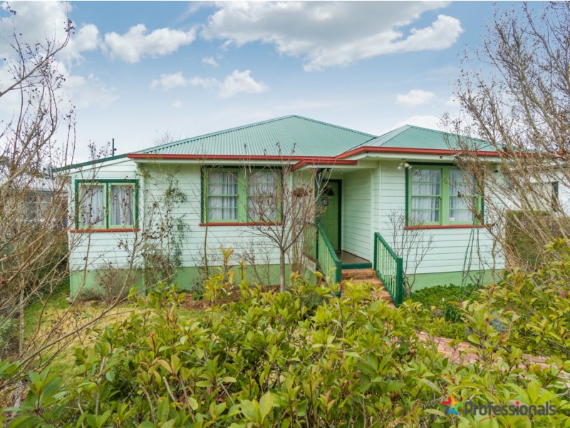 79 Douglas Street, Armidale NSW 2350