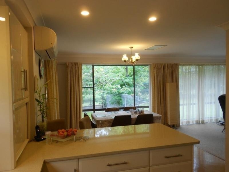 4 Thunderbolts Way, Uralla NSW 2358