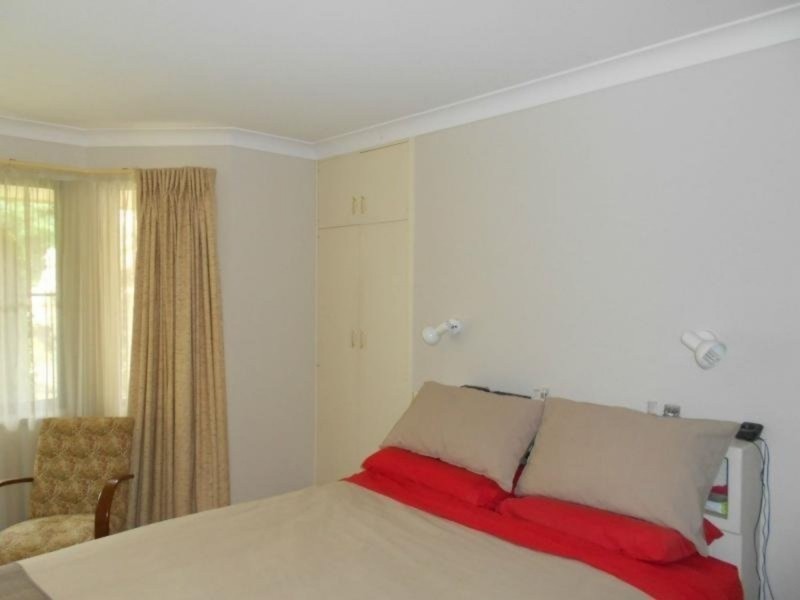 4 Thunderbolts Way, Uralla NSW 2358