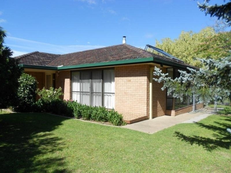 4 Thunderbolts Way, Uralla NSW 2358