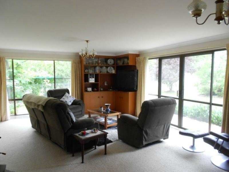 4 Thunderbolts Way, Uralla NSW 2358