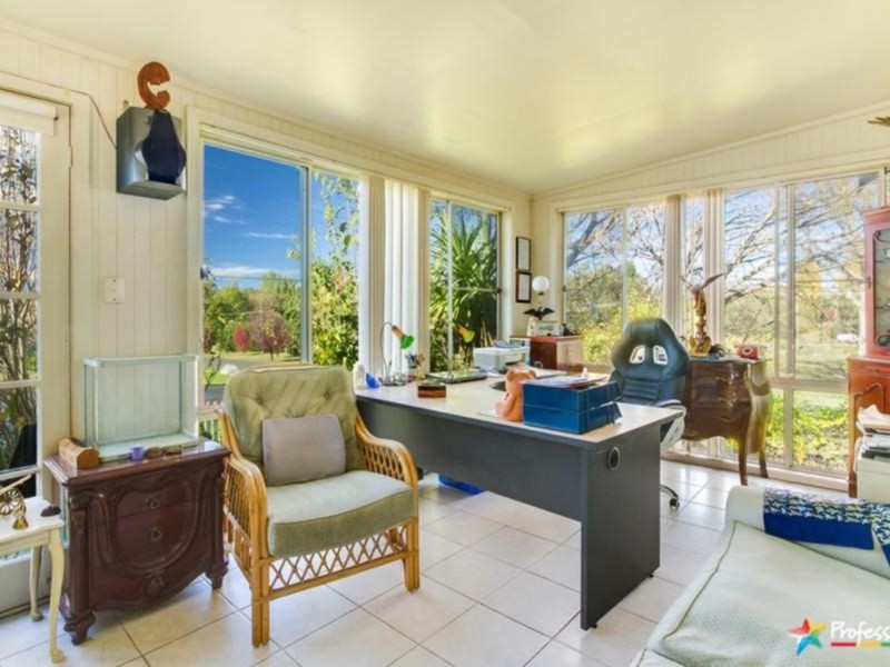 2 Park Street, Uralla NSW 2358