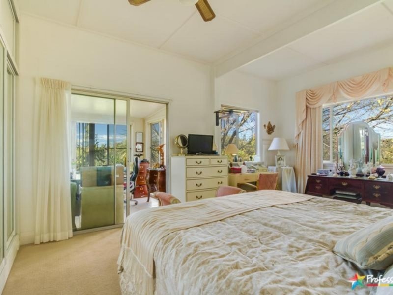 2 Park Street, Uralla NSW 2358