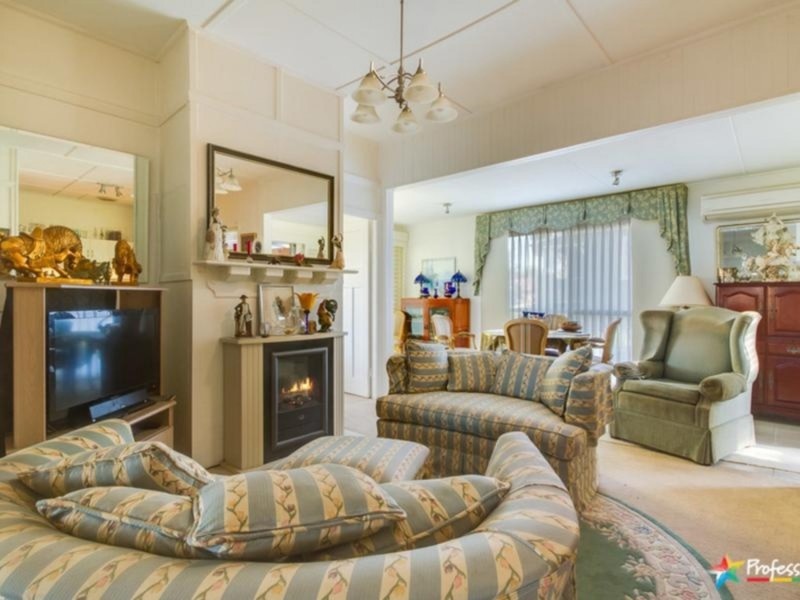 2 Park Street, Uralla NSW 2358