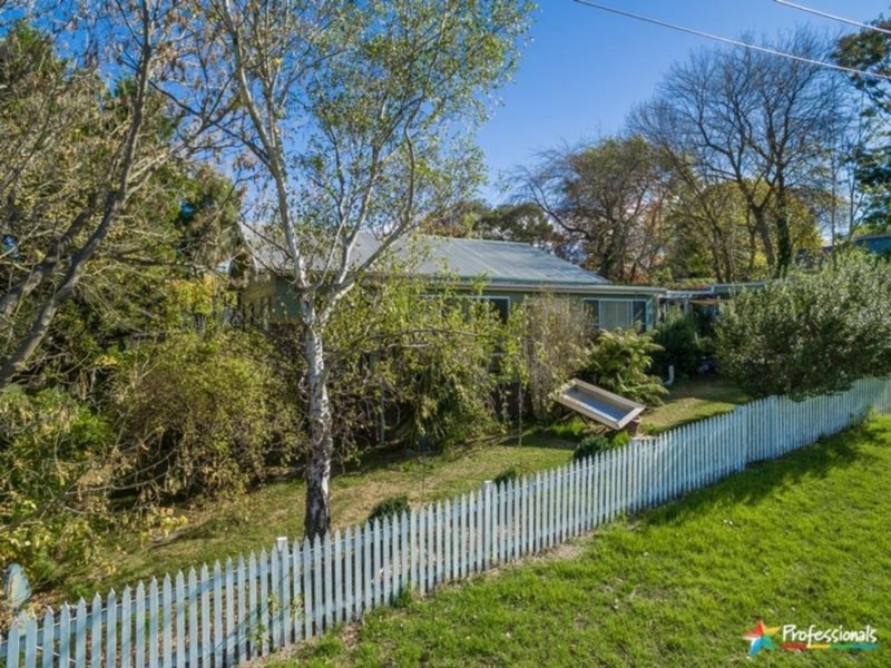 2 Park Street, Uralla NSW 2358