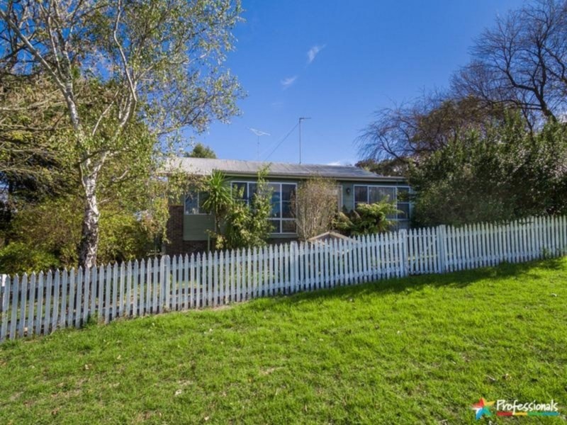 2 Park Street, Uralla NSW 2358