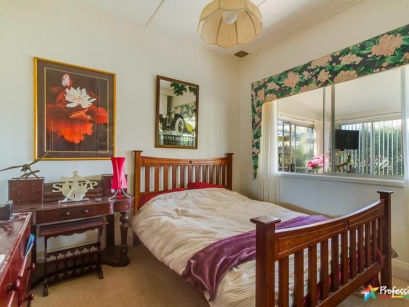 2 Park Street, Uralla NSW 2358