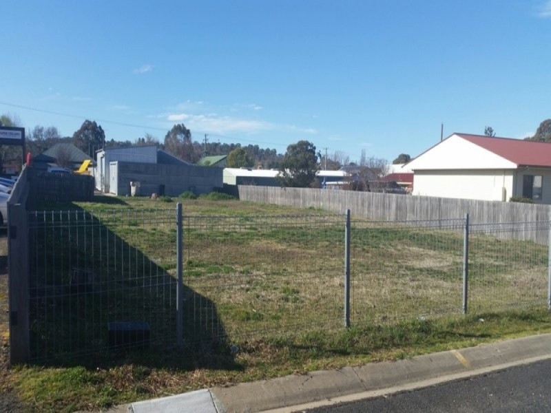 11 West Avenue, Armidale NSW 2350