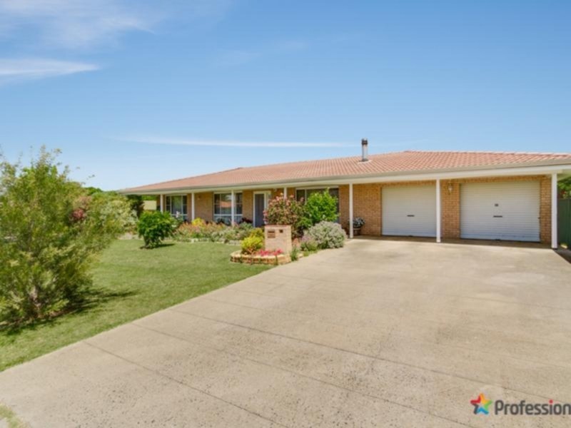 35 Centennial Close, Armidale NSW 2350