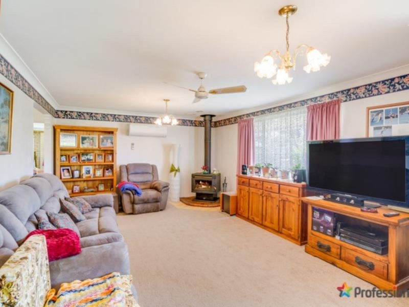 35 Centennial Close, Armidale NSW 2350