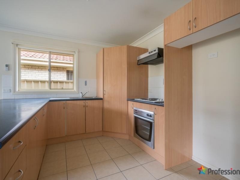 1&2/16 Conningdale Crescent, Armidale NSW 2350