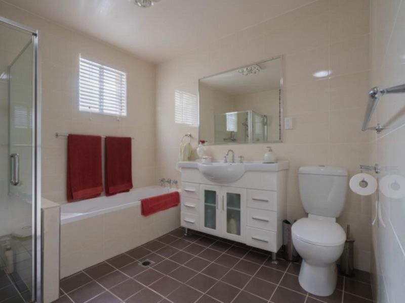 2 Catherine Street, Armidale NSW 2350