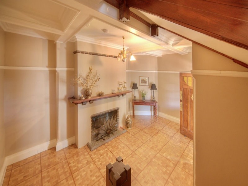 2/2 Uralla Road, Armidale NSW 2350