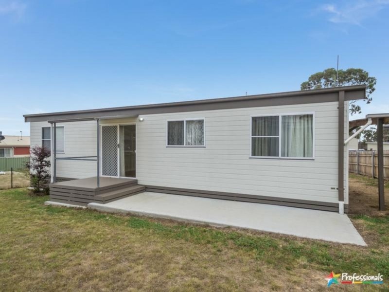 22 Dale Crescent, Armidale NSW 2350