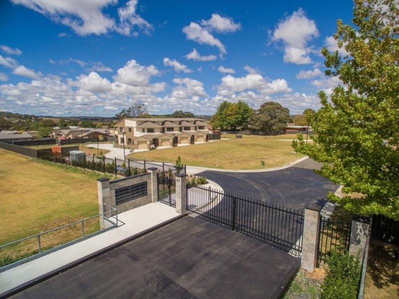 22-24 Freeman Crescent, Armidale NSW 2350
