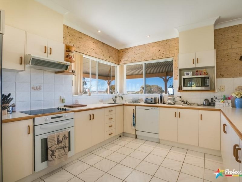 66 Milne Road, Armidale NSW 2350