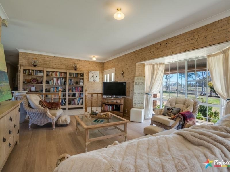 66 Milne Road, Armidale NSW 2350