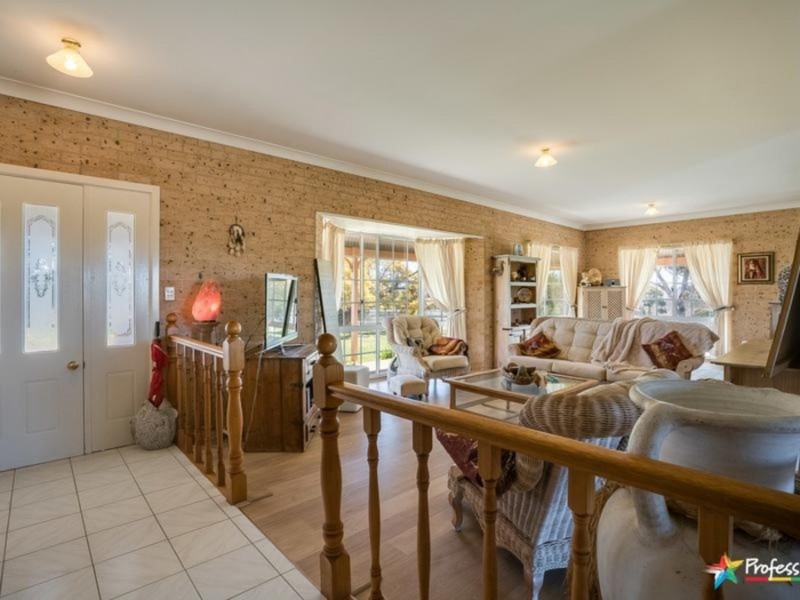 66 Milne Road, Armidale NSW 2350