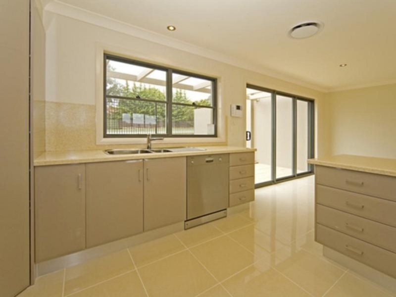 2/2 Illallangi Close, Armidale NSW 2350