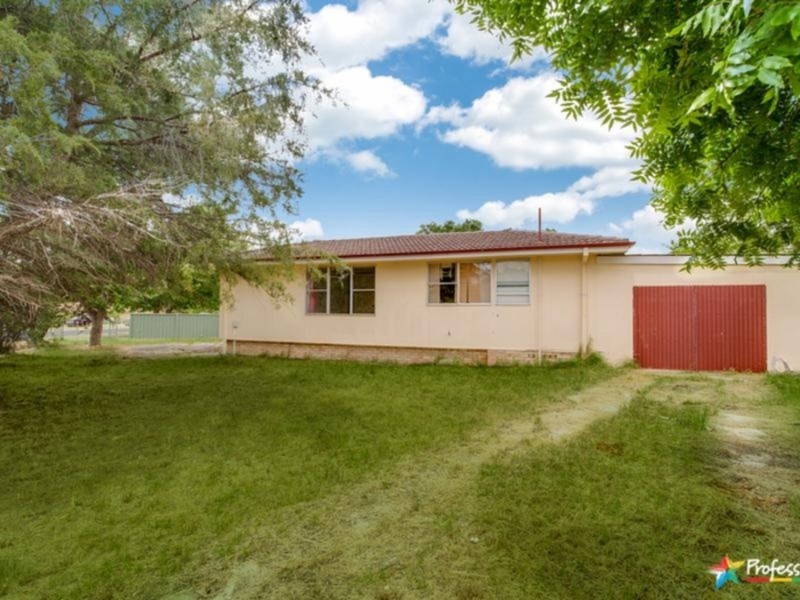 1 McIntosh Crescent, Armidale NSW 2350