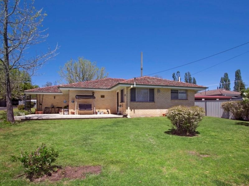 9 McShane Avenue, Armidale NSW 2350