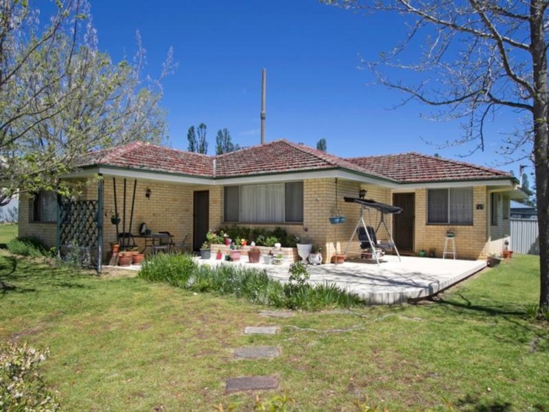 9 McShane Avenue, Armidale NSW 2350