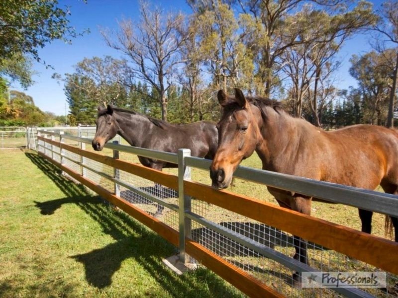 542 Hawthorne Drive, Armidale NSW 2350