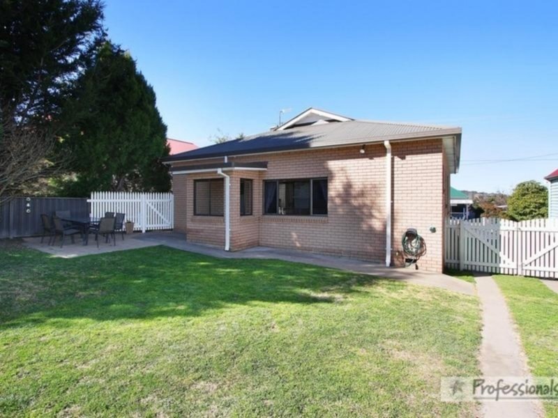 12 Marsh Street, Armidale NSW 2350