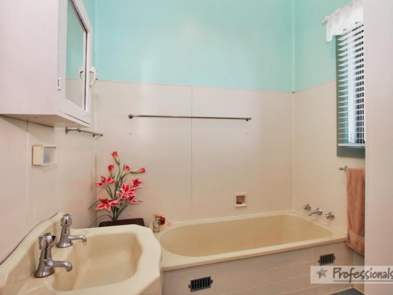 12 Marsh Street, Armidale NSW 2350