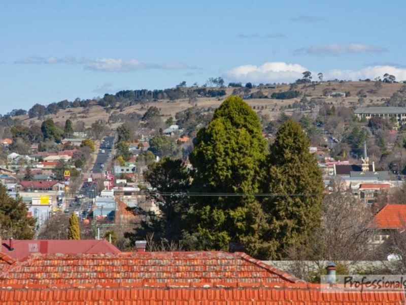 12 Marsh Street, Armidale NSW 2350