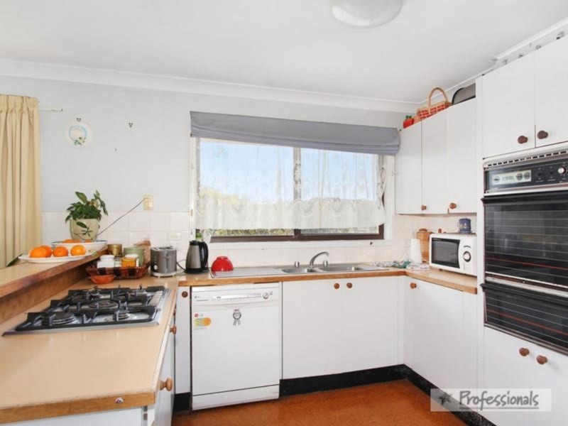 17 Herbert Park Road, Armidale NSW 2350